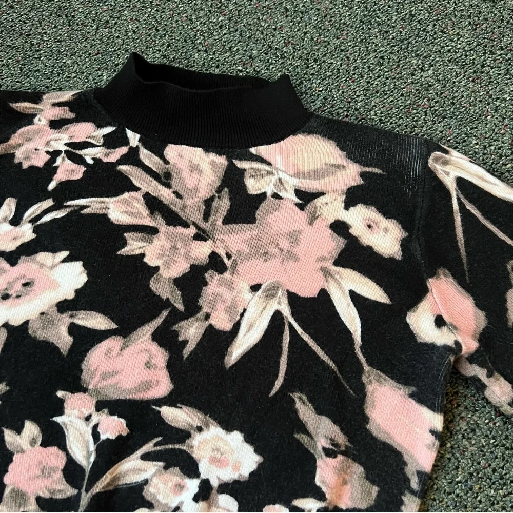 Black Colorblock Hem w/ Pink & Cream Floral Mockneck Fitted Long-Sleeve Sweater